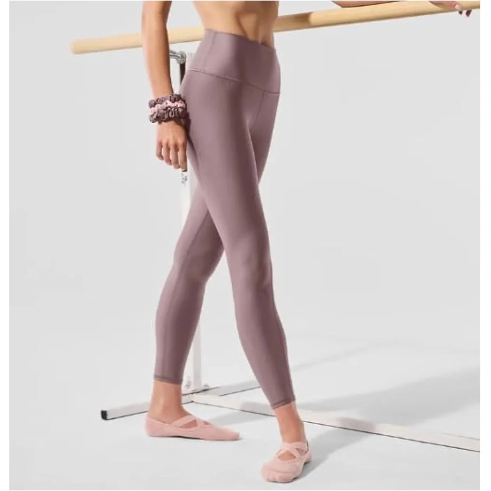ALO Yoga new alo